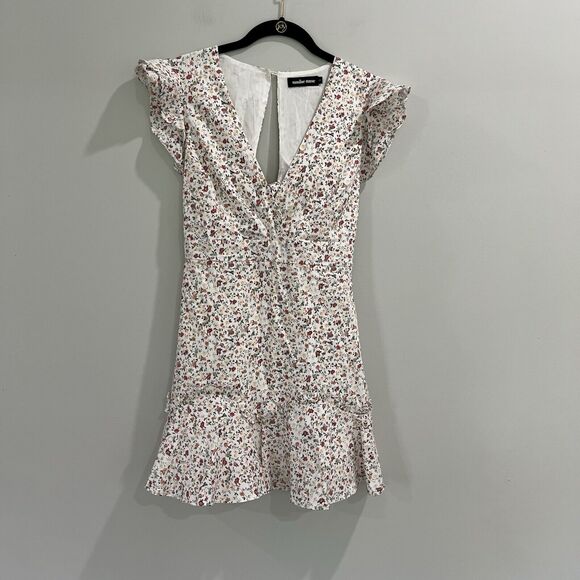 Sundae Muse Dresses & Skirts - Sundae Muse Gracie Dress Floral Print Size 8 V Neck Mini Open Back Tie‎ Ruffle